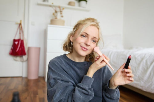 Insights Into High-Shine Yet Comfortable Lip Finishes for Daily Use