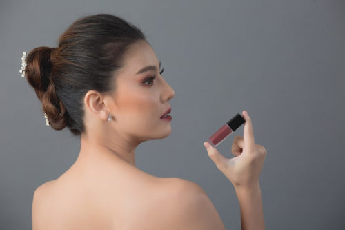 Non-Sticky Formulas Improve User Experience in Lip Products