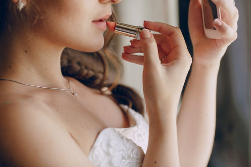 Bridal Trends Incorporate Natural Lip Gloss for Understated Elegance