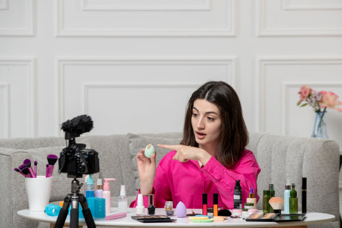 Online Discussions Emphasize Sensory Benefits of Mint-Infused Lip Products