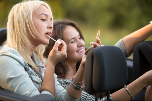 Regional Beauty Preferences in Lip Care Across North America and Europe