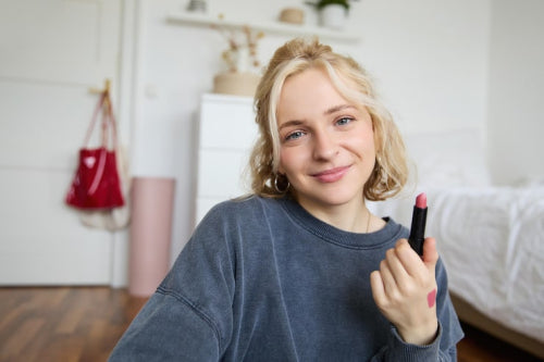 Consumer Feedback on Long-Wearing Yet Comfortable Lip Gloss