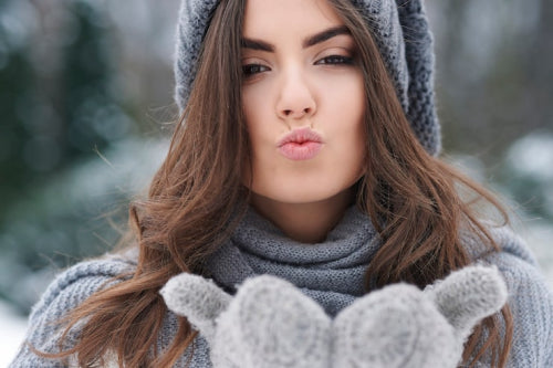 How to Maintain Soft Lips During Cold Weather