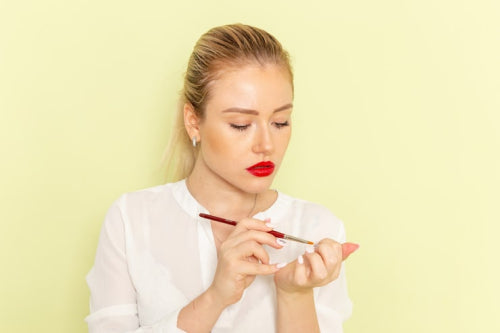 How to Choose Lip Colors for Natural Makeup Looks