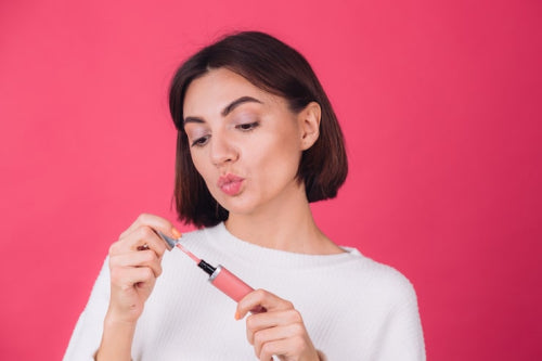 What to Know Before Choosing a Lip Plumping Gloss