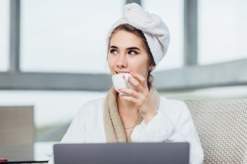 How Hydrating Lip Masks Support Overnight Lip Care