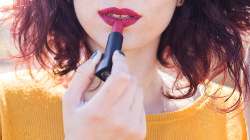 The Ultimate Guide to Matching Lip Shades With Outfits