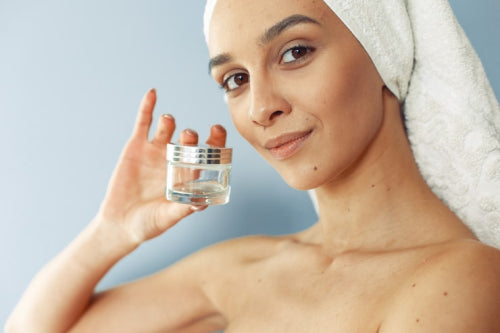 Why Hydration Claims Are Replacing Long-Wear Claims in Everyday Cosmetics
