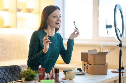 The Growing Role of E-Commerce in Driving Sales for Niche Cosmetic Brands