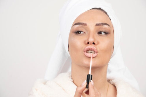 Hydrating Lip Oils vs Traditional Gloss: What Science Shows