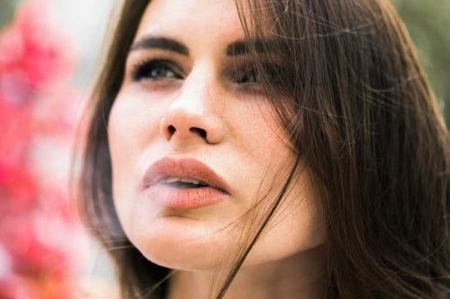 Diffused Lip Edges for a Natural, Lived-In Look