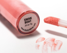 Load image into Gallery viewer, Define &amp; Shine- Swan Boat Gloss &amp; Liner Set by BostonMints™
